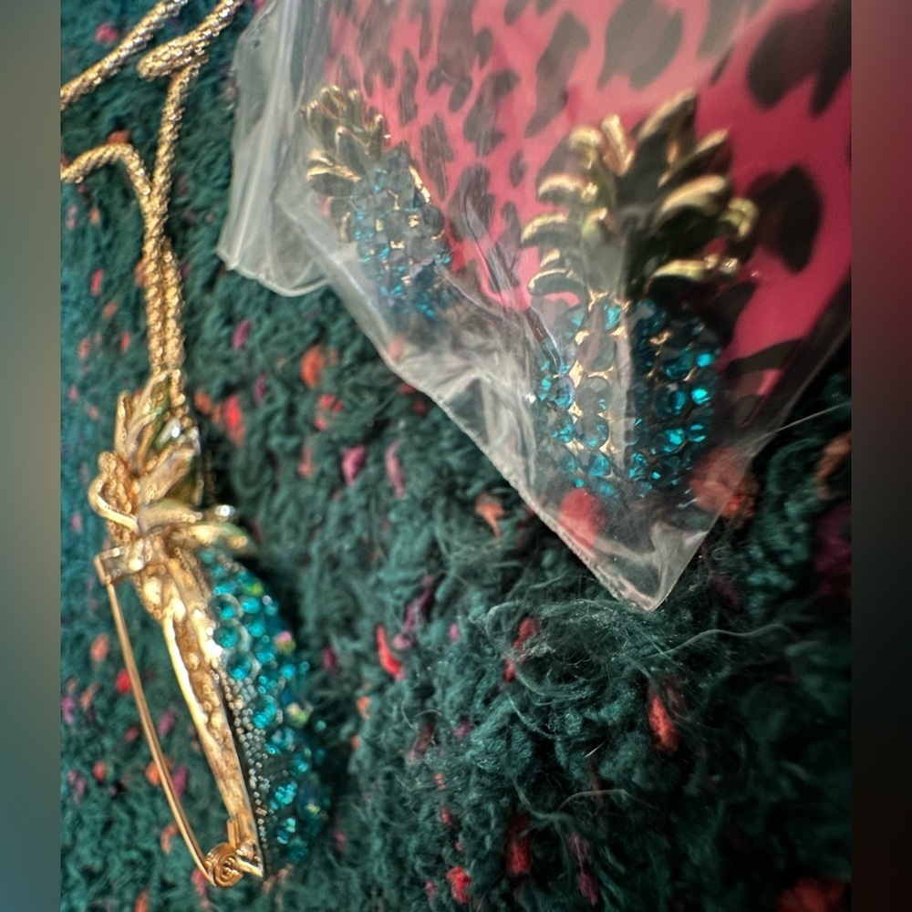 Betsey Johnson Pineapple Set — Necklace, Brooch + Earrings | NWT Vintage - Picture 13 of 16